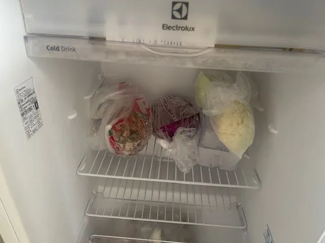 FRIGOBAR - 122lt - branco  - Foto 4