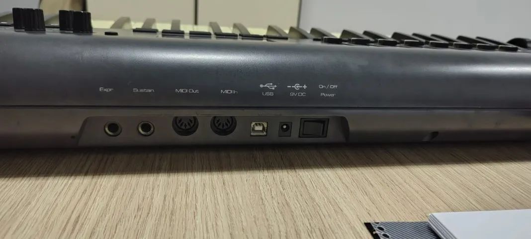 Controlador M-Audio Axiom 61 - Foto 5