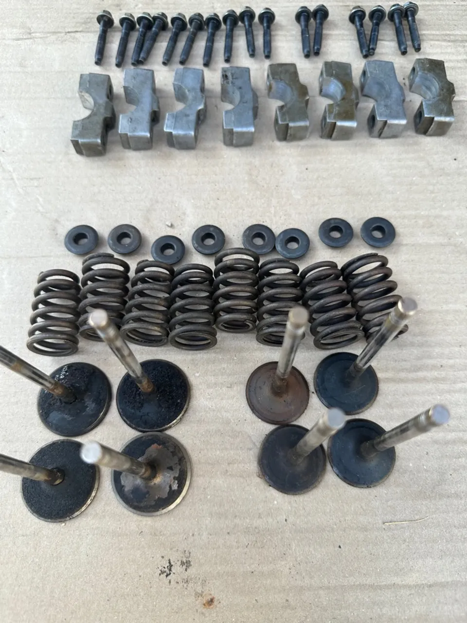 Válvulas, molas, balancim,tuchos e mancais pra Ford zetec 1.6