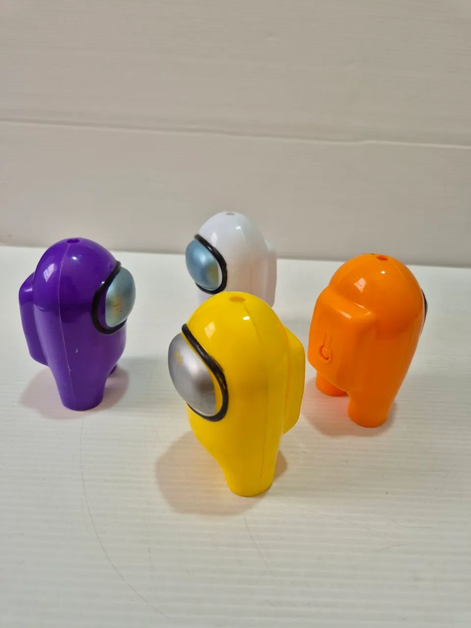 4 Brinquedos Among Us (raros e acendem) - Foto 2