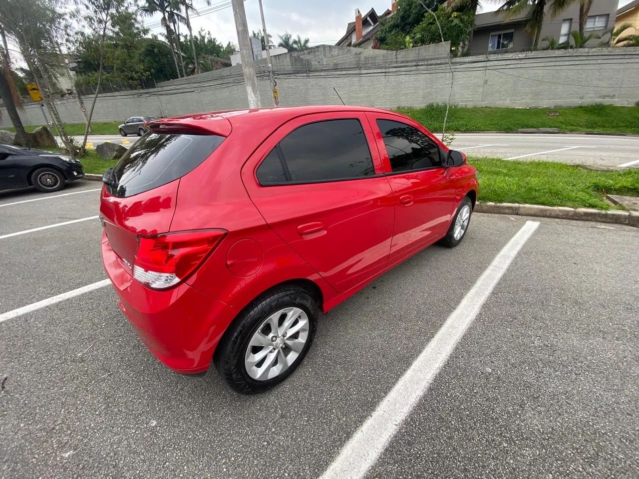 Ônix 2013 LT 1.0  baixo km  - Foto 3