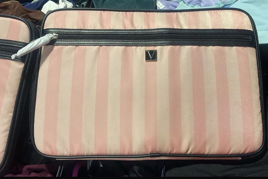 Capa notebook Victoria Secret 