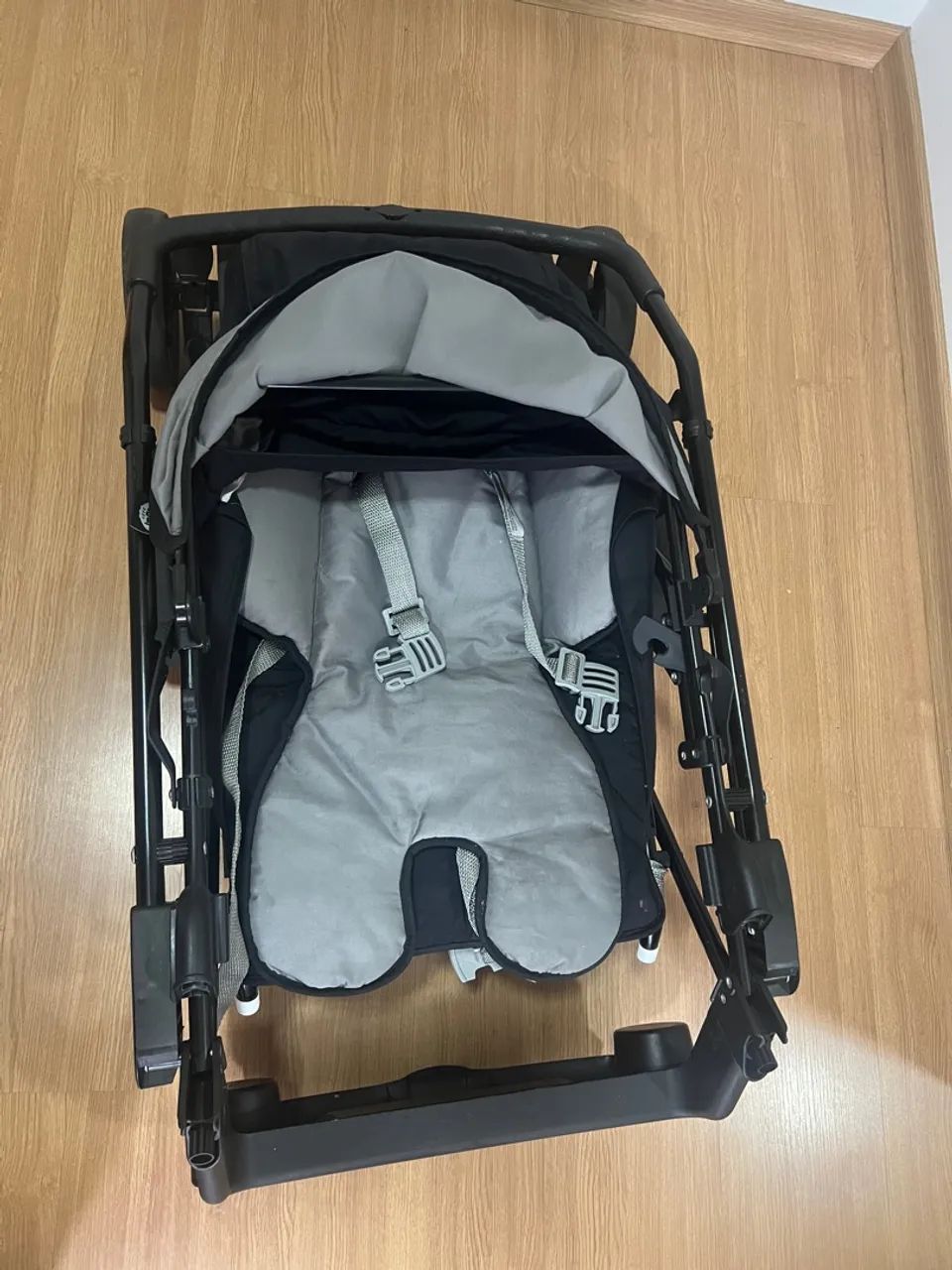 Carrinho de bebê para passeio