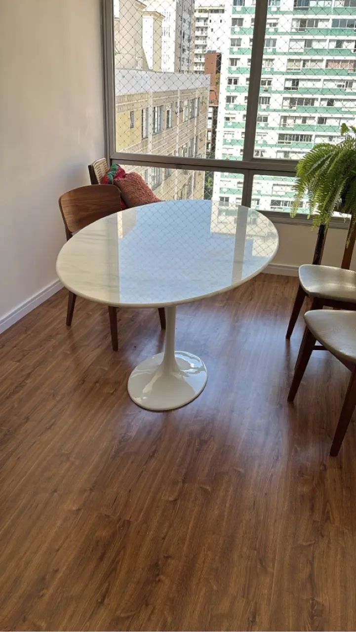 Mesa sarrinen 1,60X0,90 oval mármore branco extra 
