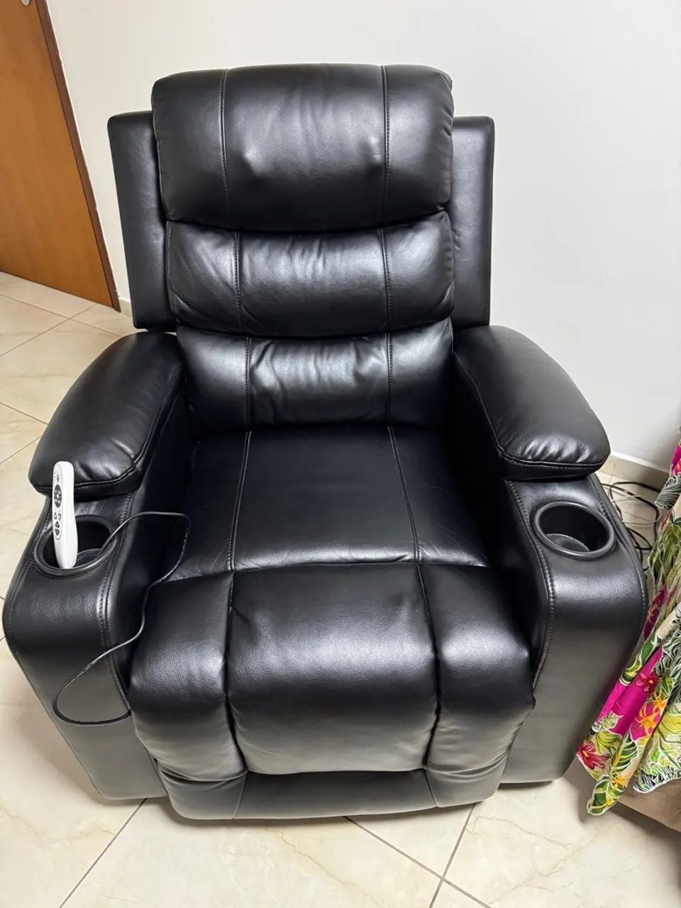 Poltrona Reclinável de Couro MASSAGEADORA