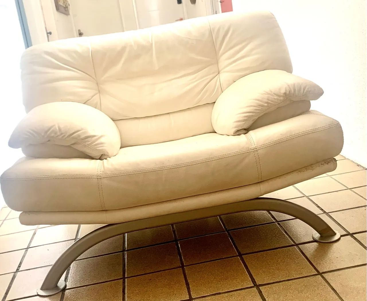 Poltrona dos sonhos  de Couro Branco - Foto 4