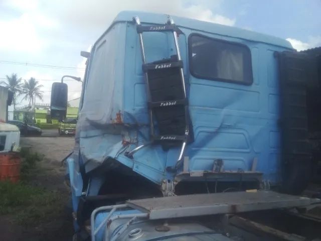 Vendo essa cabine de Scania 112, com algumas avarias e completa por dentro - Foto 8