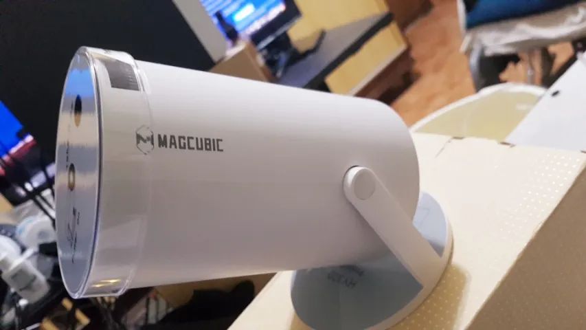 Mini Projetor HY300 Branco 110V/220V Android 11.