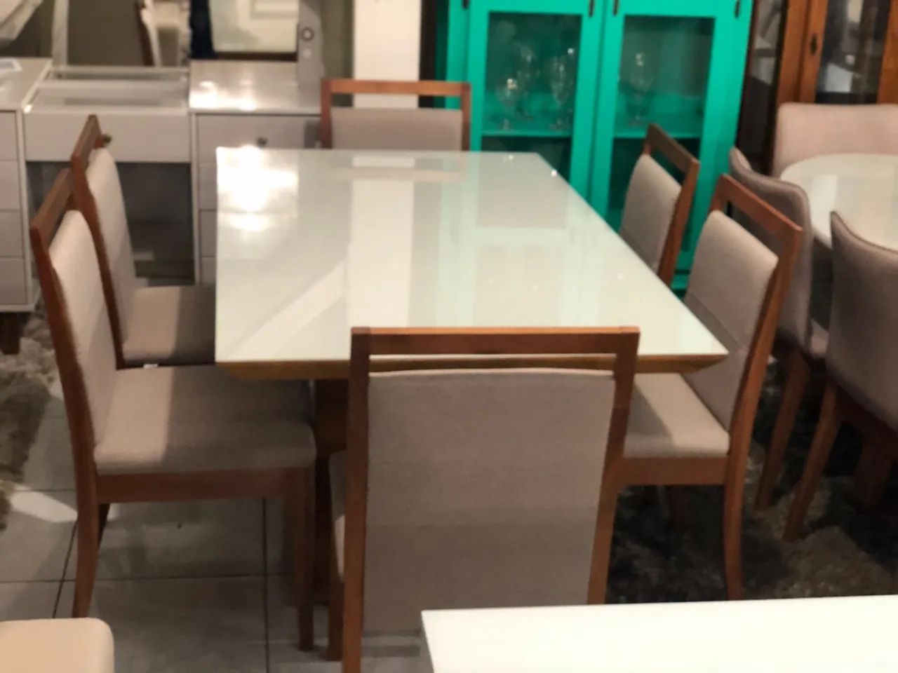 Mesa de Jantar com Cadeiras de madeira 