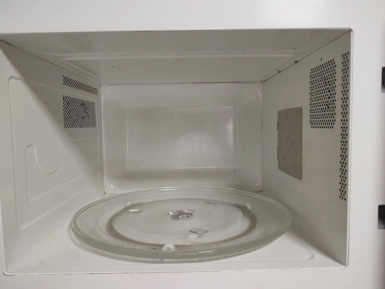 Micro-ondas Electrolux 127V - Usado - Foto 3