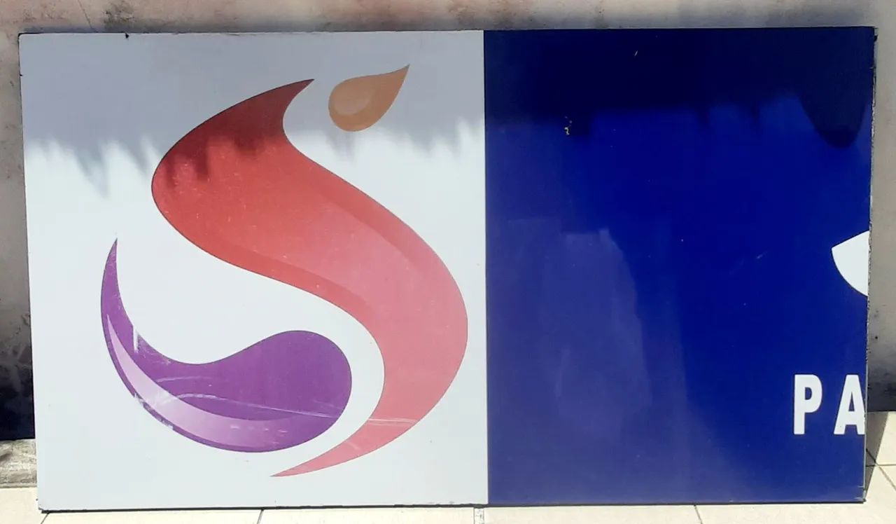 Duas placas de ACM - 4m X 1,25m / 2,15m X 1,25m - Já com estrutura de metal atrás - Foto 6