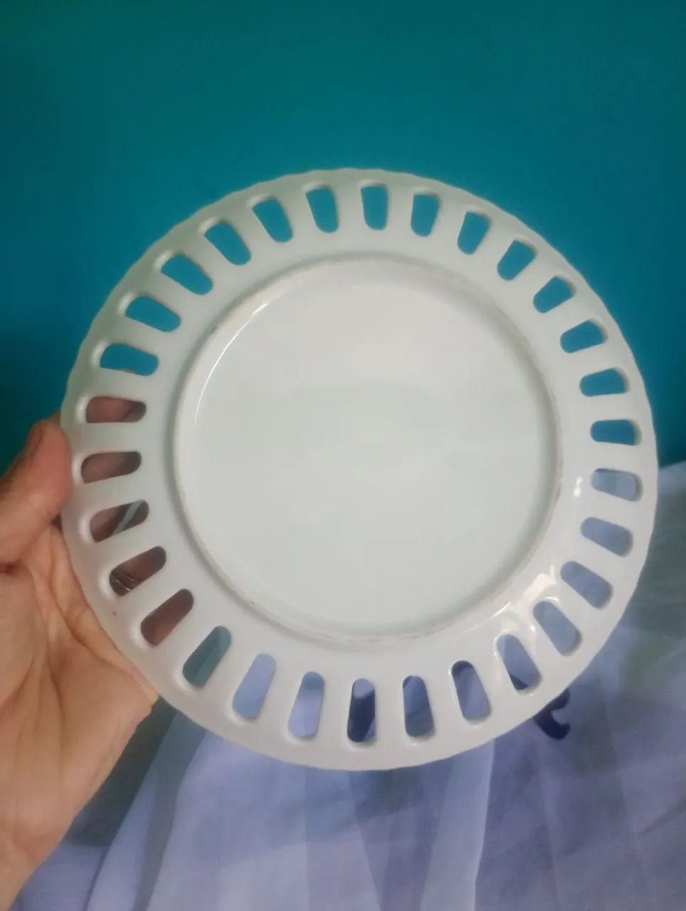 Prato de porcelana pintado a mão com rosas e violetas <br><br>19 cm<br> - Foto 6