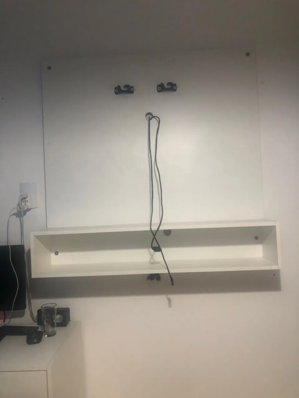 Painel para TV com Prateleira - Branco