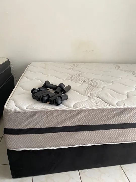 (Apenas 3 meses de uso) Cama + Colchão Molas ensacadas Queen - Foto 3