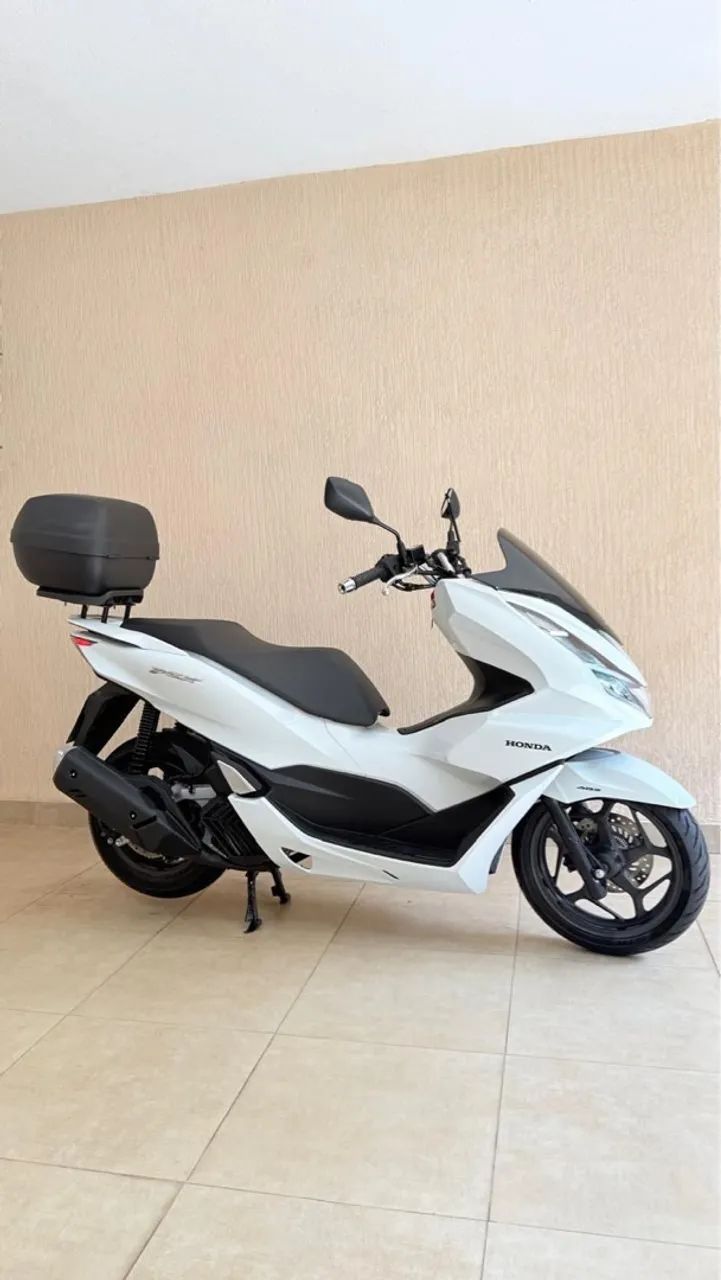Honda PCX 160 ABS semi nova - 240 km rodados, IPVA pago, bauleto e acessórios
