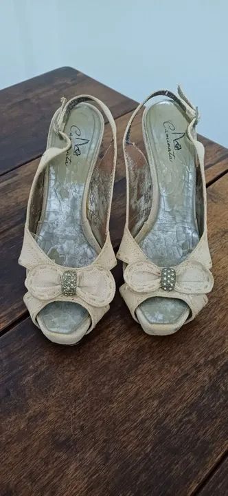 Sandália Caminata bege com Strass - Foto 3