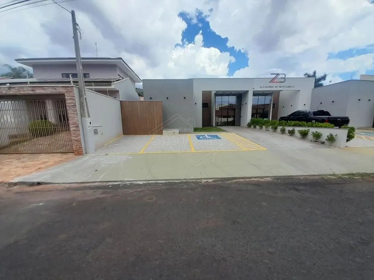 Locação de Comercial / Sala na cidade de Araraquara