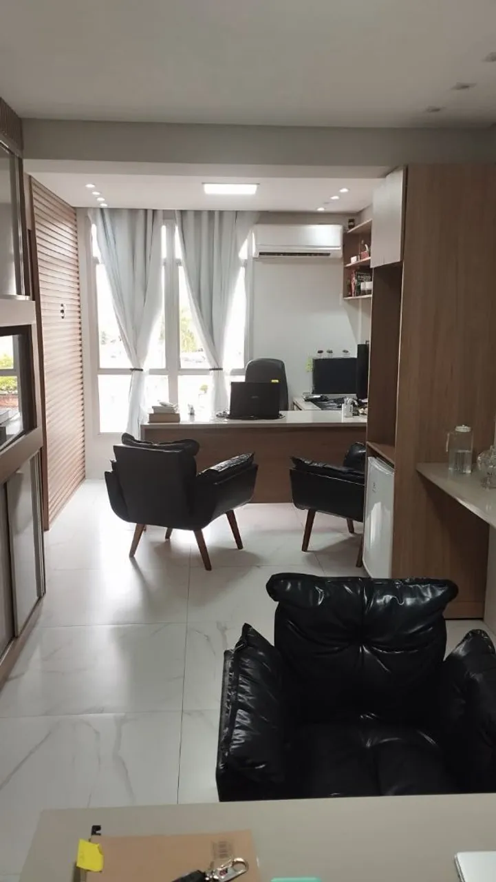 Alugo sala comercial no edifício office center com móveis planejados
