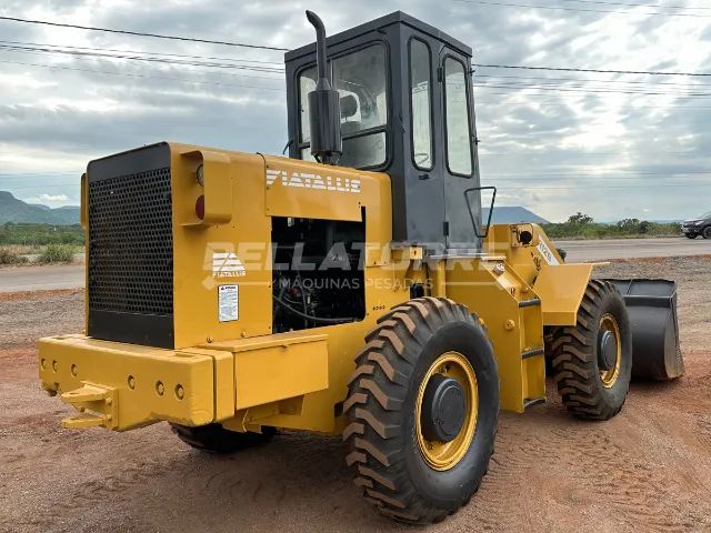 Pá Carregadeira Fiatallis FR12 1996 com Ar Condicionado - Revisada e Pronta para Trabalhar - Foto 4