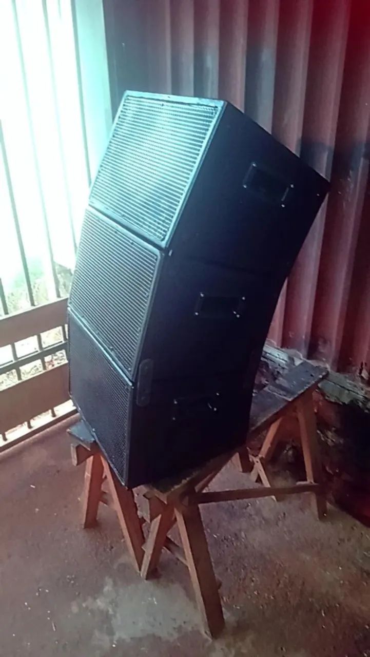 Vendo Caixas Line 8x1 alto falante de 8  - Foto 5