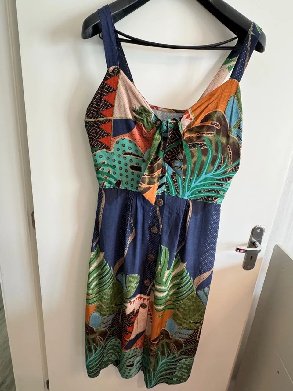 Vestido estampado com botões - Foto 2