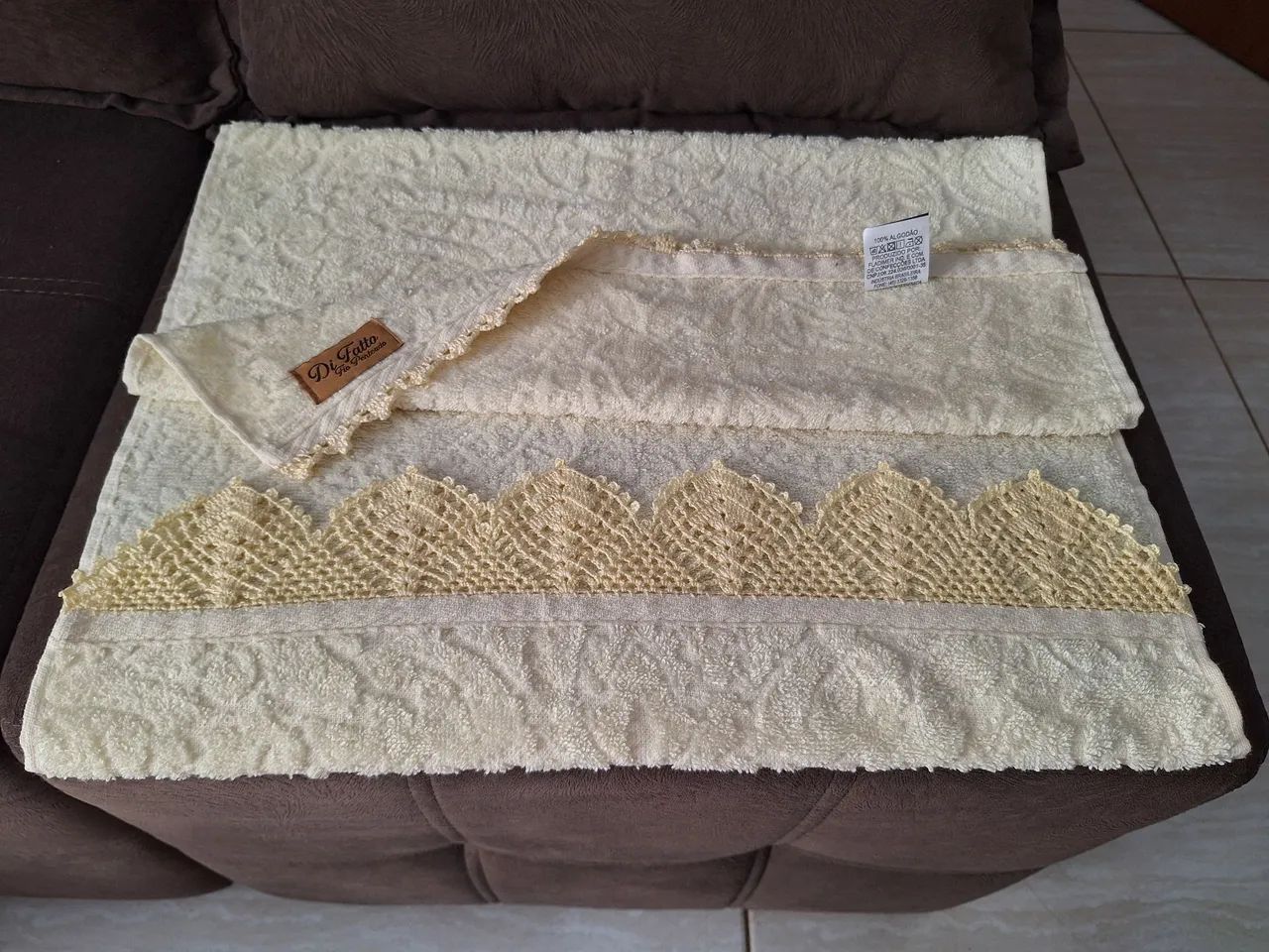 TOALHA DE ROSTO COM CROCHÊ - Foto 2