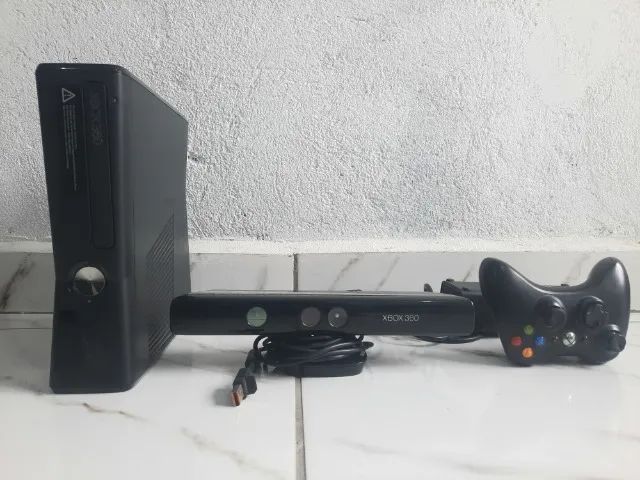 XBox 360 + Kinect + Jogos Físicos 1 Controle 