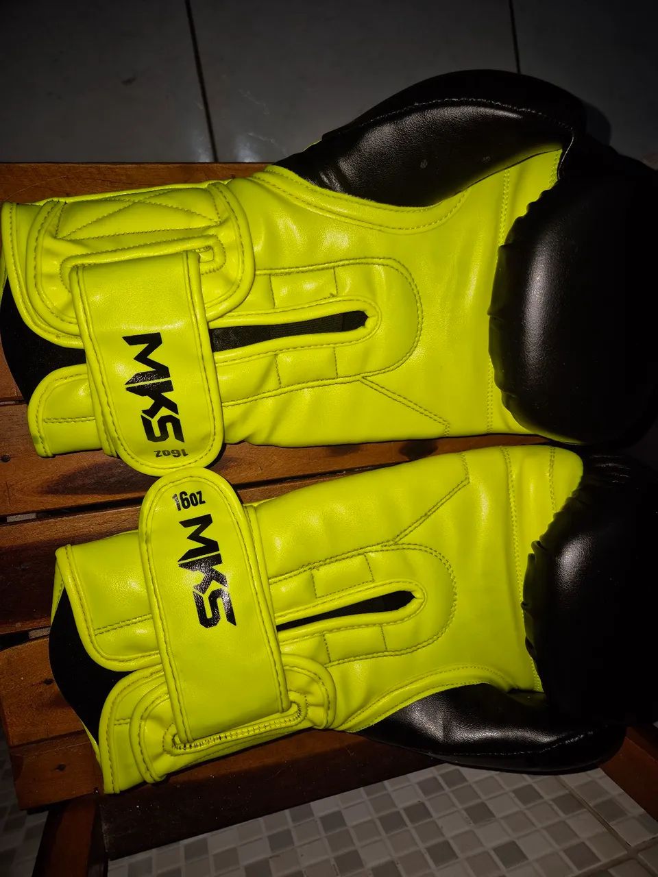 Vende-se luva mks contender neon - Foto 2