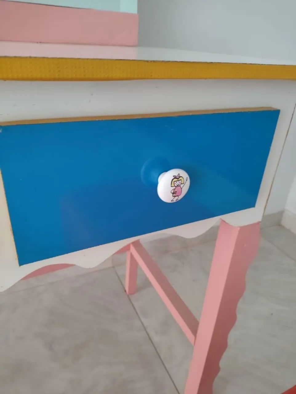 Penteadeira Infantil com 2 Puffs - Foto 6