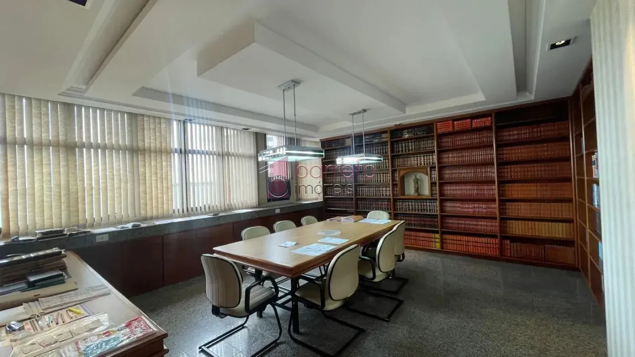 SALA COM 75 M² À VENDA NO EDIFÍCIO SANTO IVO NO CENTRO EM JUNDIAÍ/SP