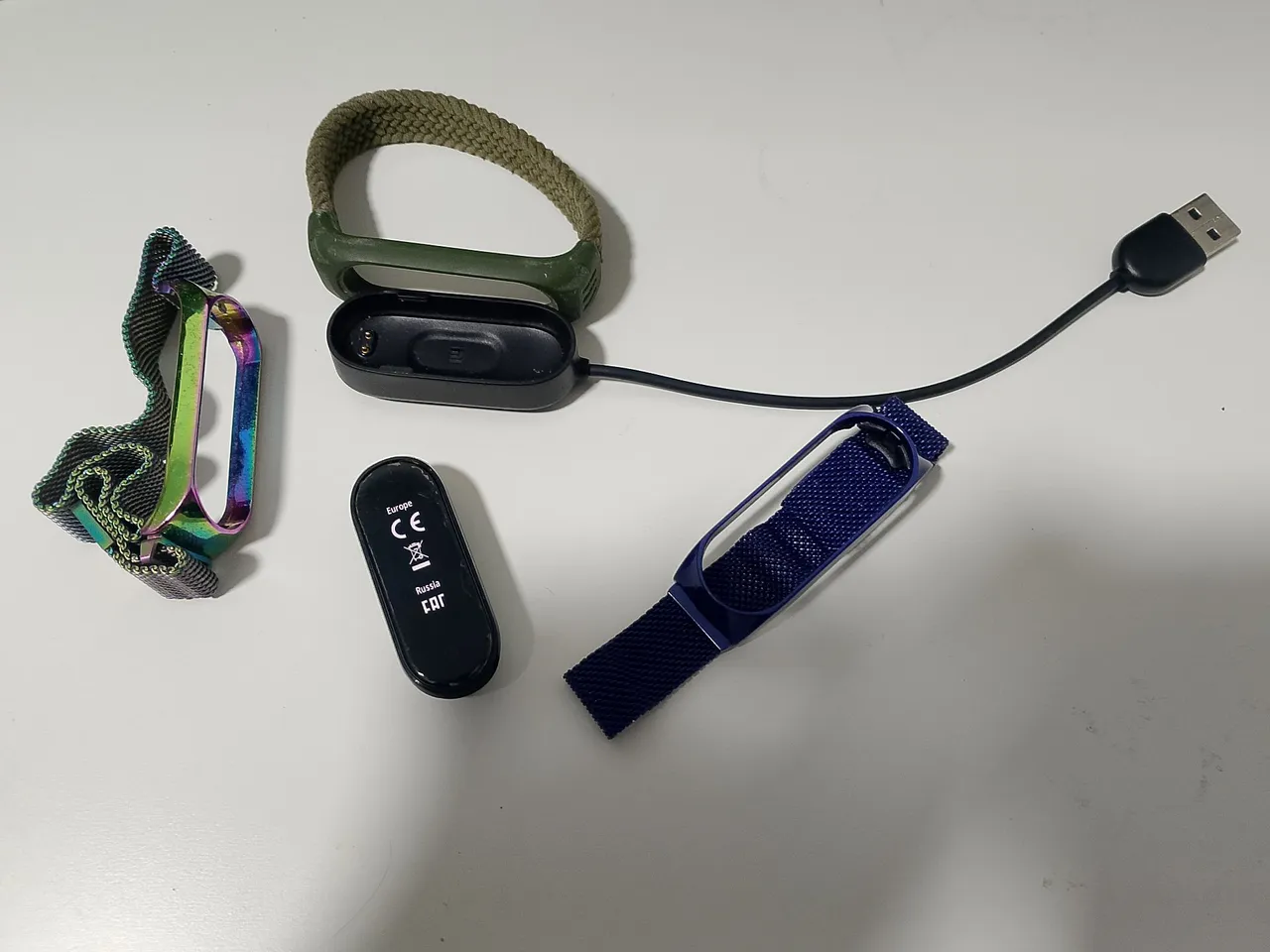 Mi Band 4 com pulseiras extras e carregador
