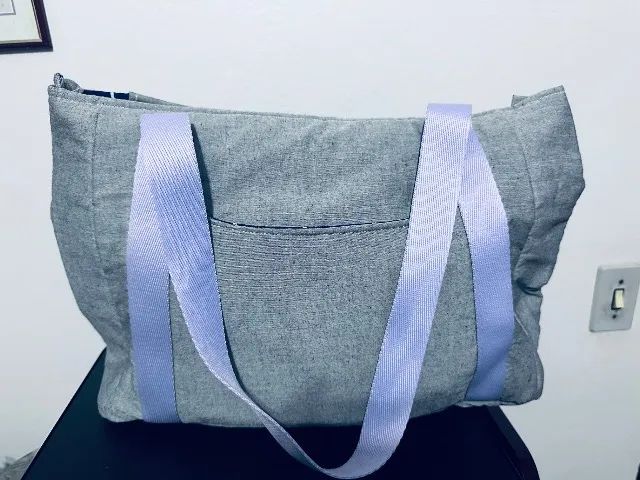 Bolsa de Ombro Grande Cinza com Lilás - Foto 2