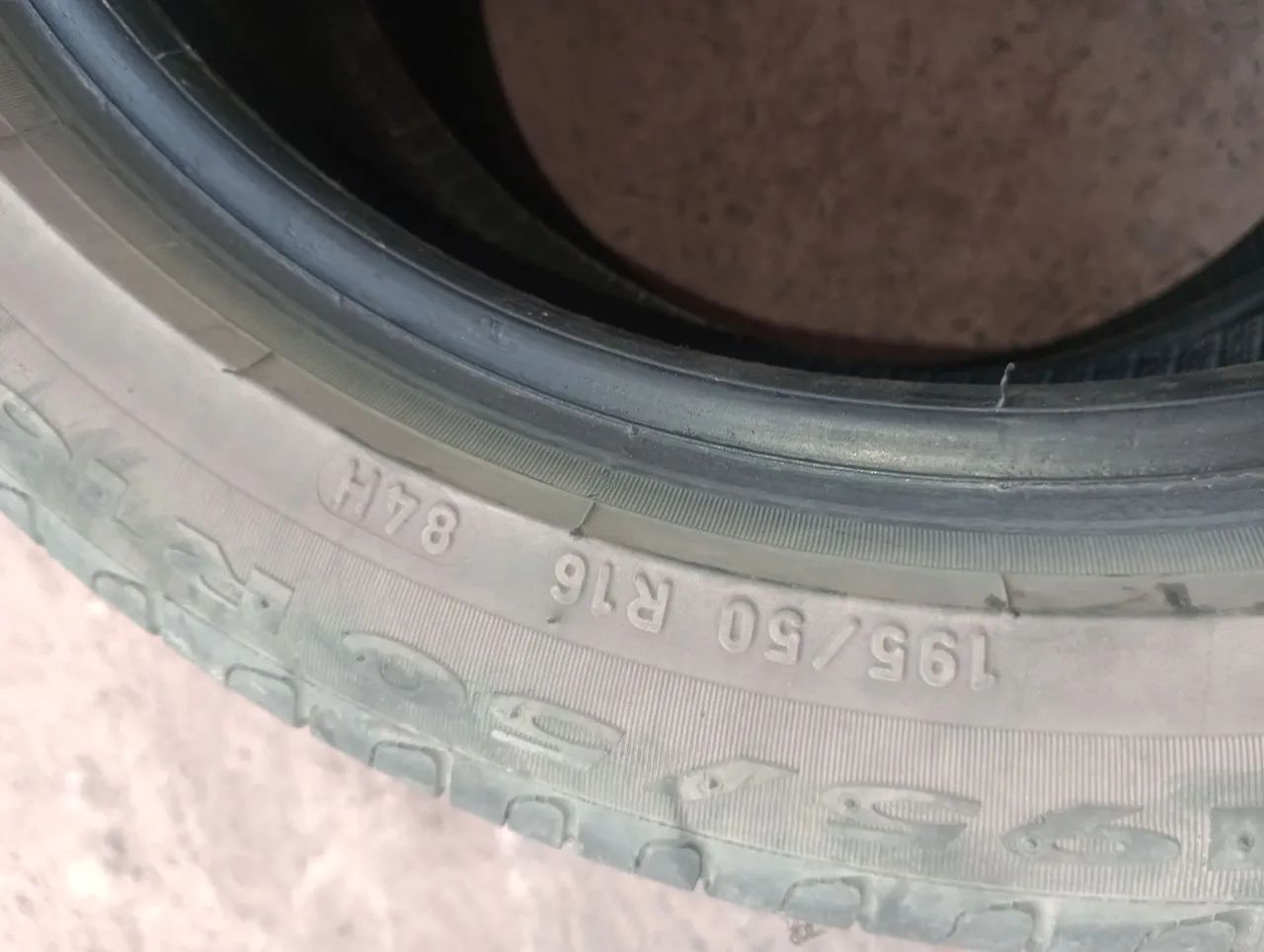 Pneu 195/60 R16 