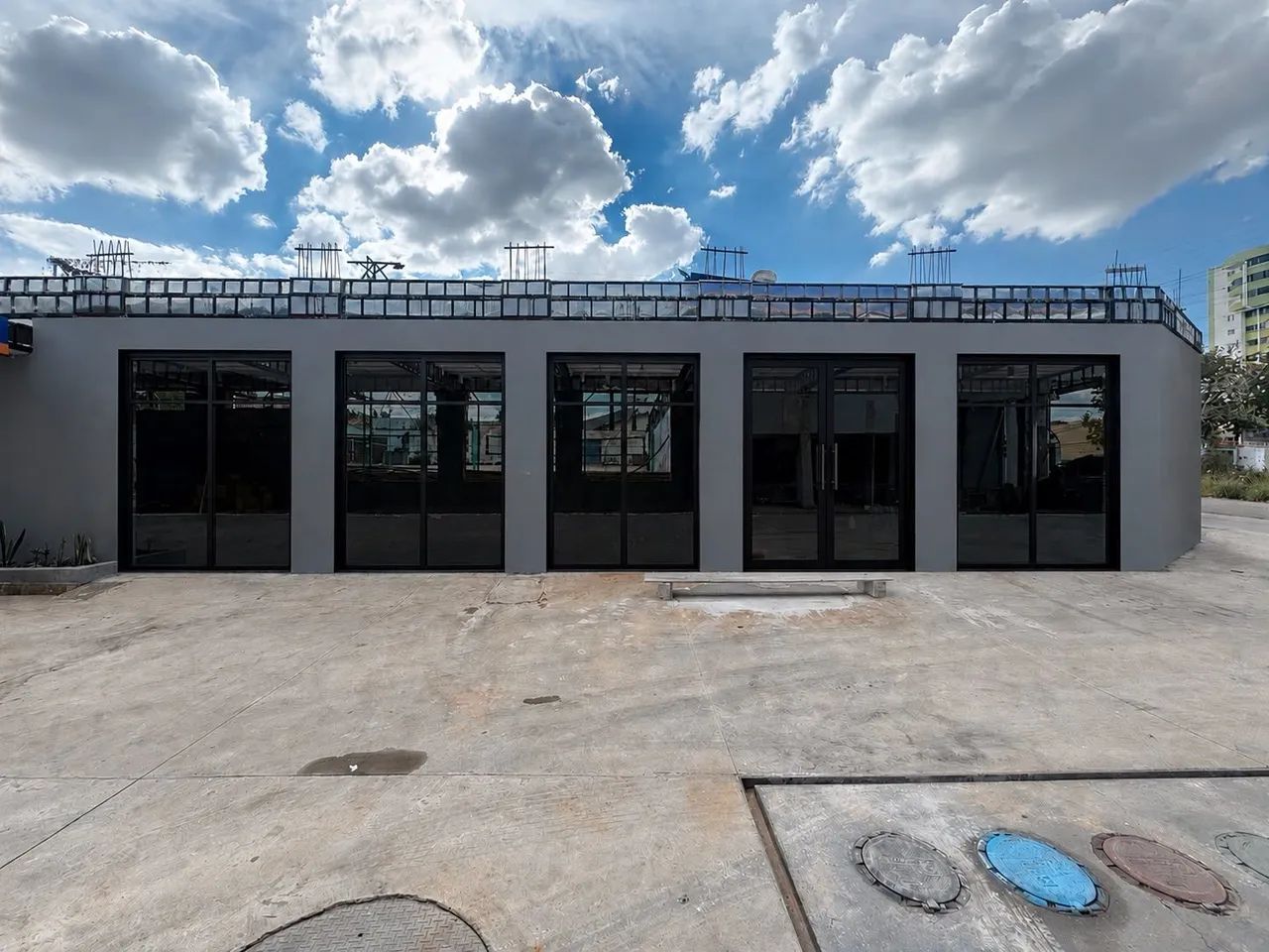 Sala comercial em posto de combustível próximo ao Buriti shoping 170 metros quadrados  - Foto 2