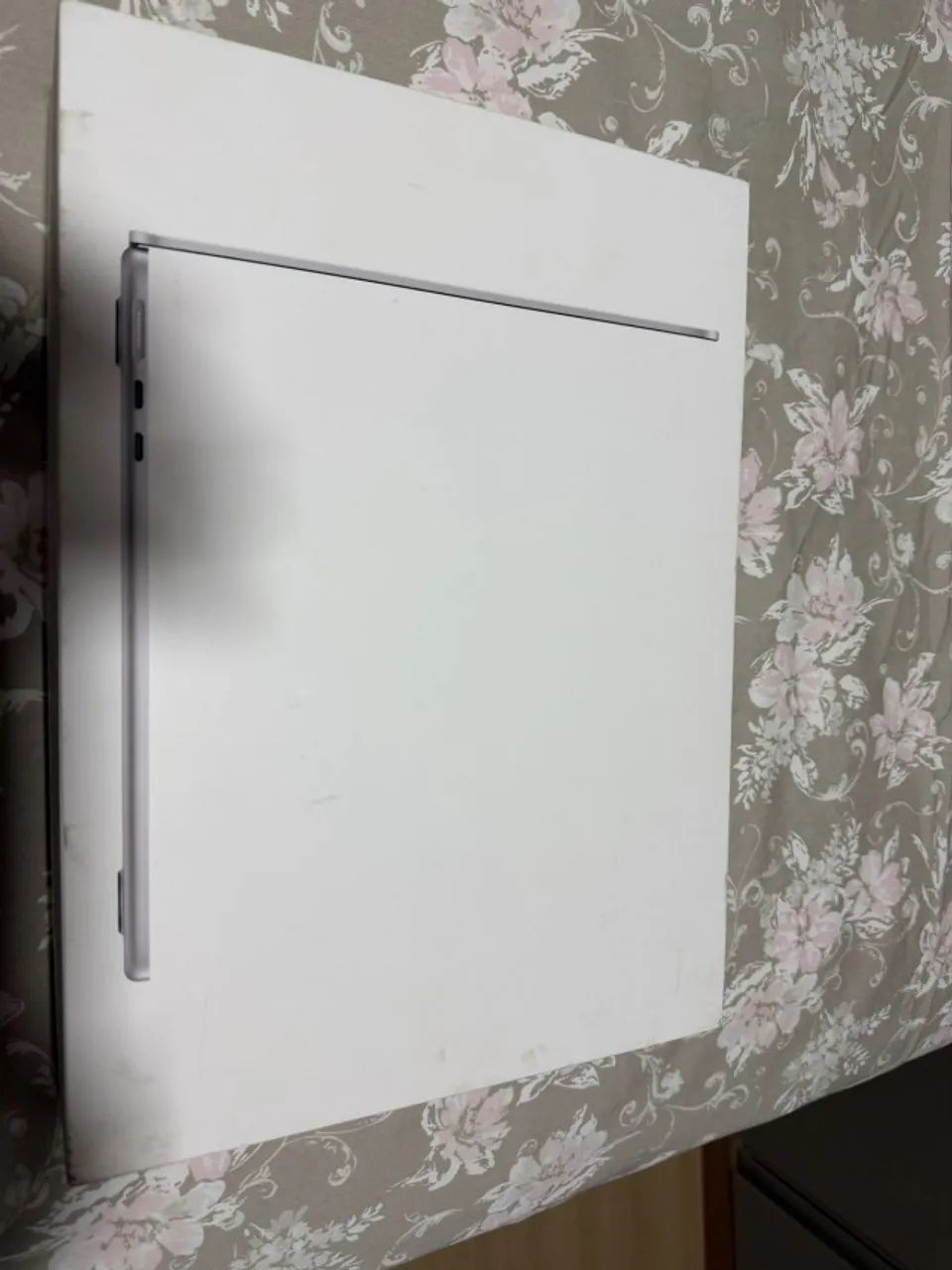 MACBOOK AIR - M4 CHIP - 16GB MEMORY - 512GB STORAGE - 13'' - Foto 4