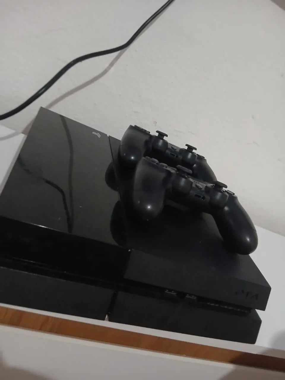 Ps4 com 2 controle 