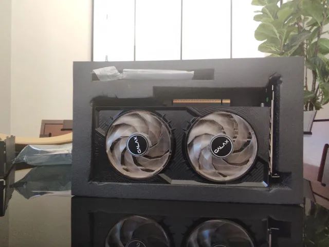 RTX 5070 12GB VRAM GALAX  - Foto 2