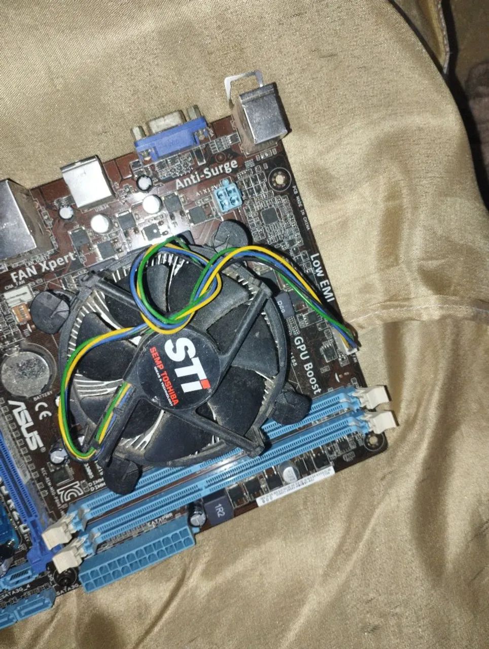 Placa mãe Asus p8h61 - Foto 2