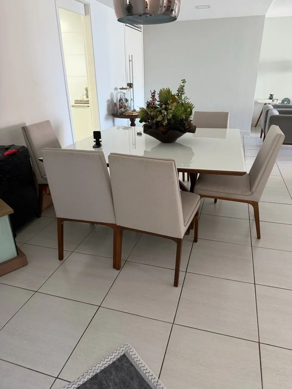 Mesa de vidro com película e 6 cadeiras  - Foto 2