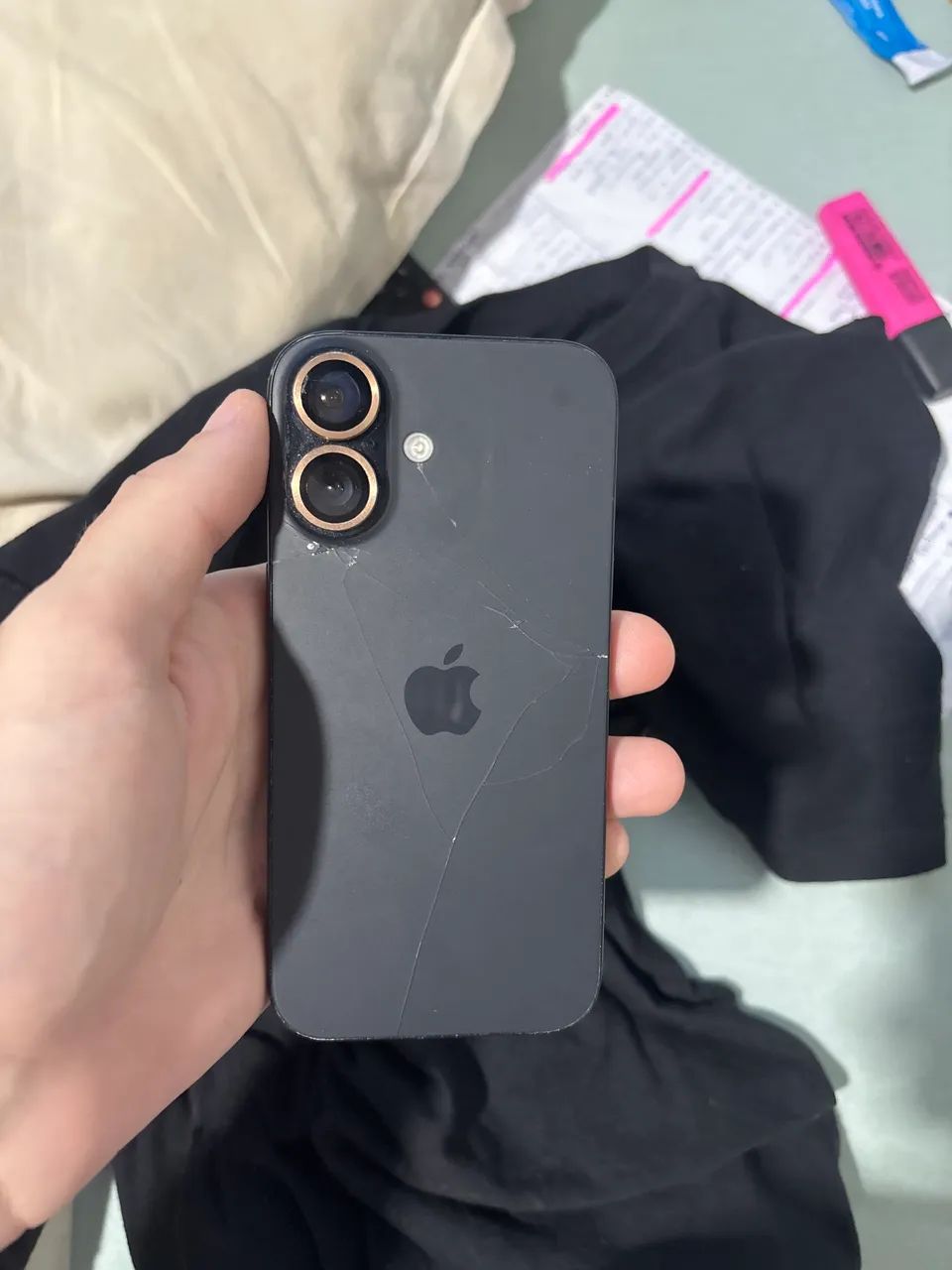iPhone 16  - Foto 2