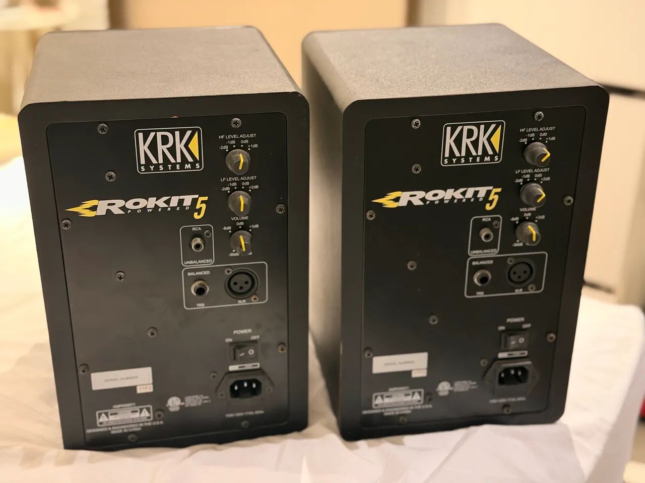Par de monitores KRK RP5  - Foto 4