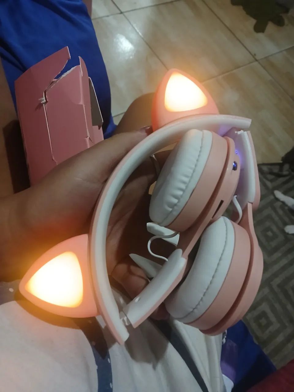 Fone, com orelhas de gato