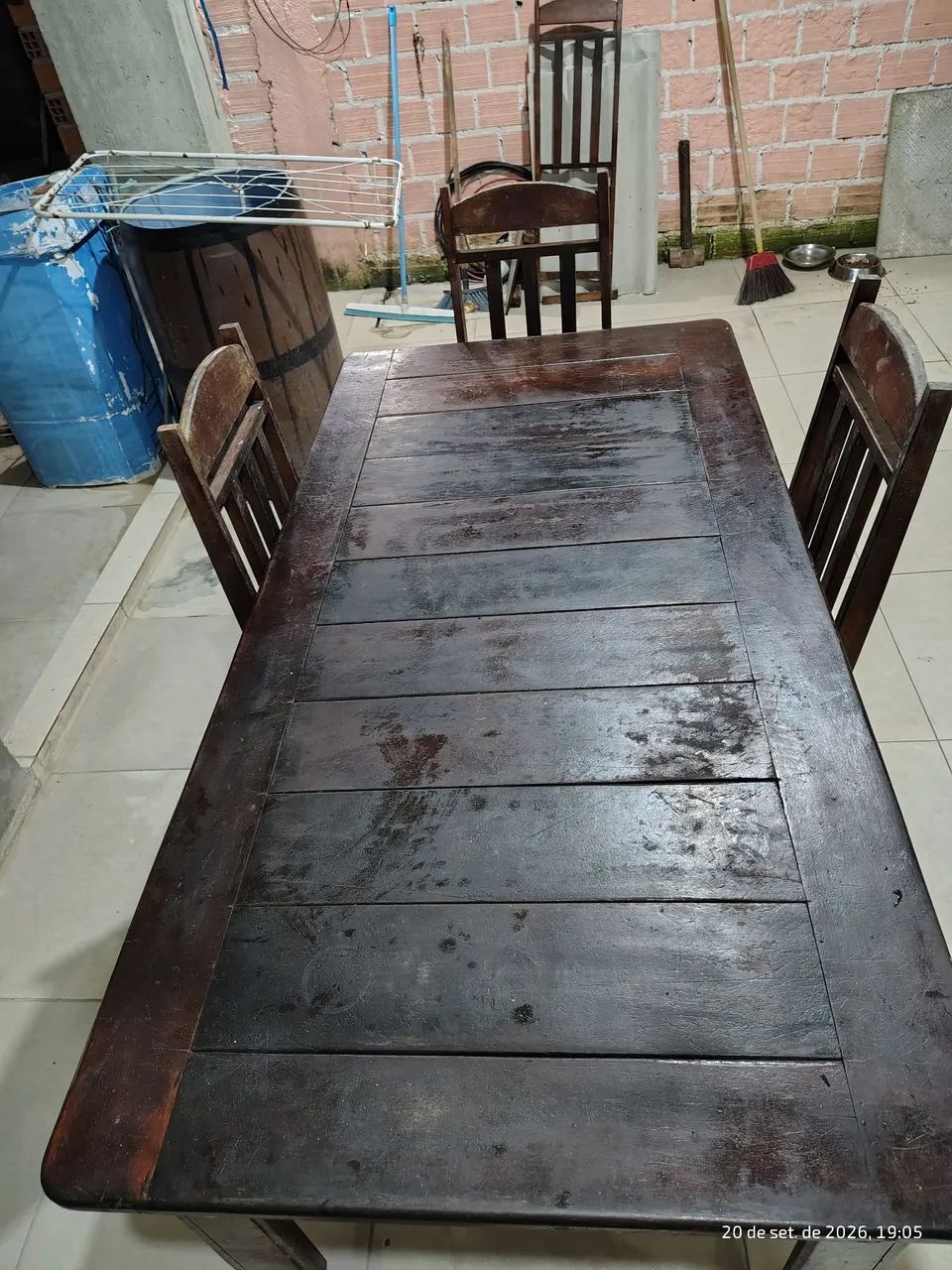 Jogo de mesa de madeira 