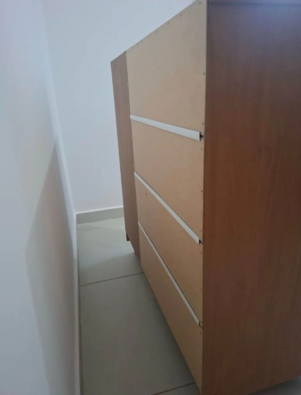 Cômoda 4 gavetas e prateleiras  - Foto 4