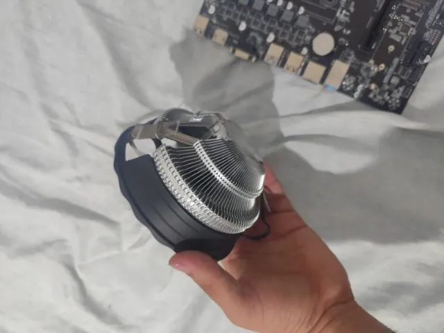Placa-mãe VX Pro + Cooler de Processador (Excelente Estado / Testada) - Foto 4