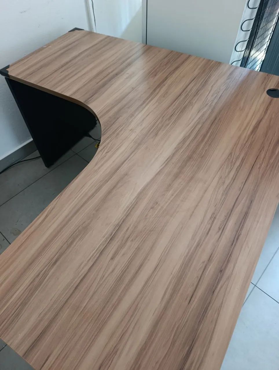 Vende-se mesa de inscritorio novinho  - Foto 2