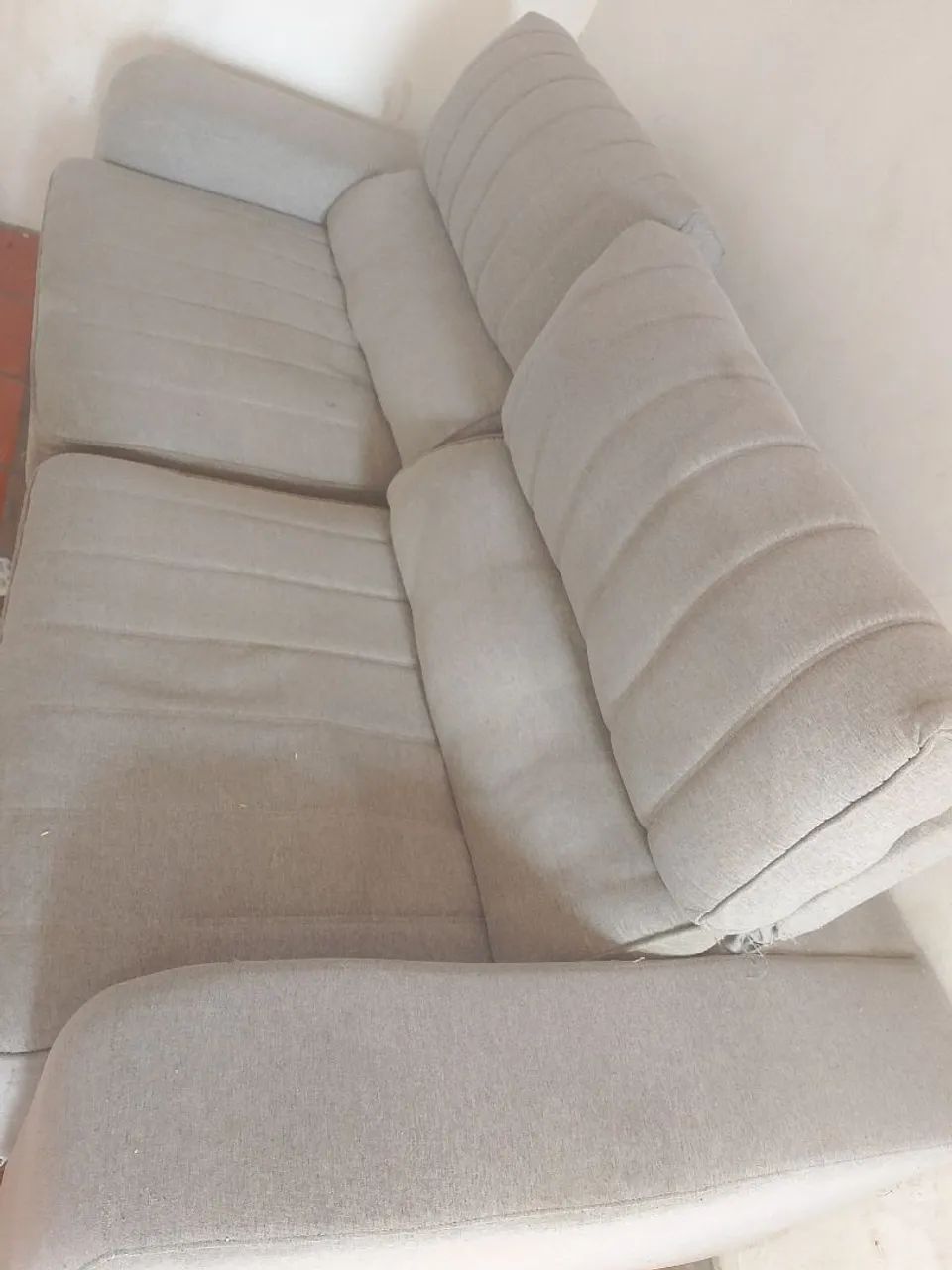Vende - se, sofá retrátil em bom estado.