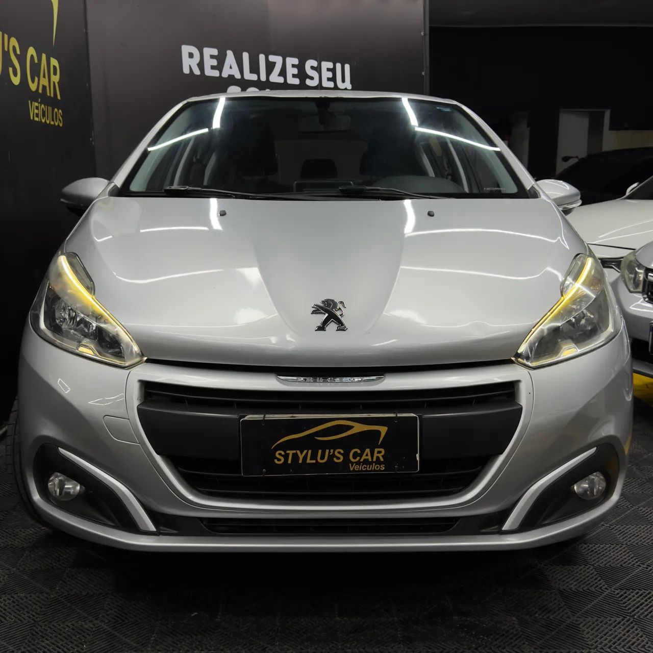Peugeot 208 Active Pack 1.2 Flex 12V 5P Mec. 2018 - Foto 2