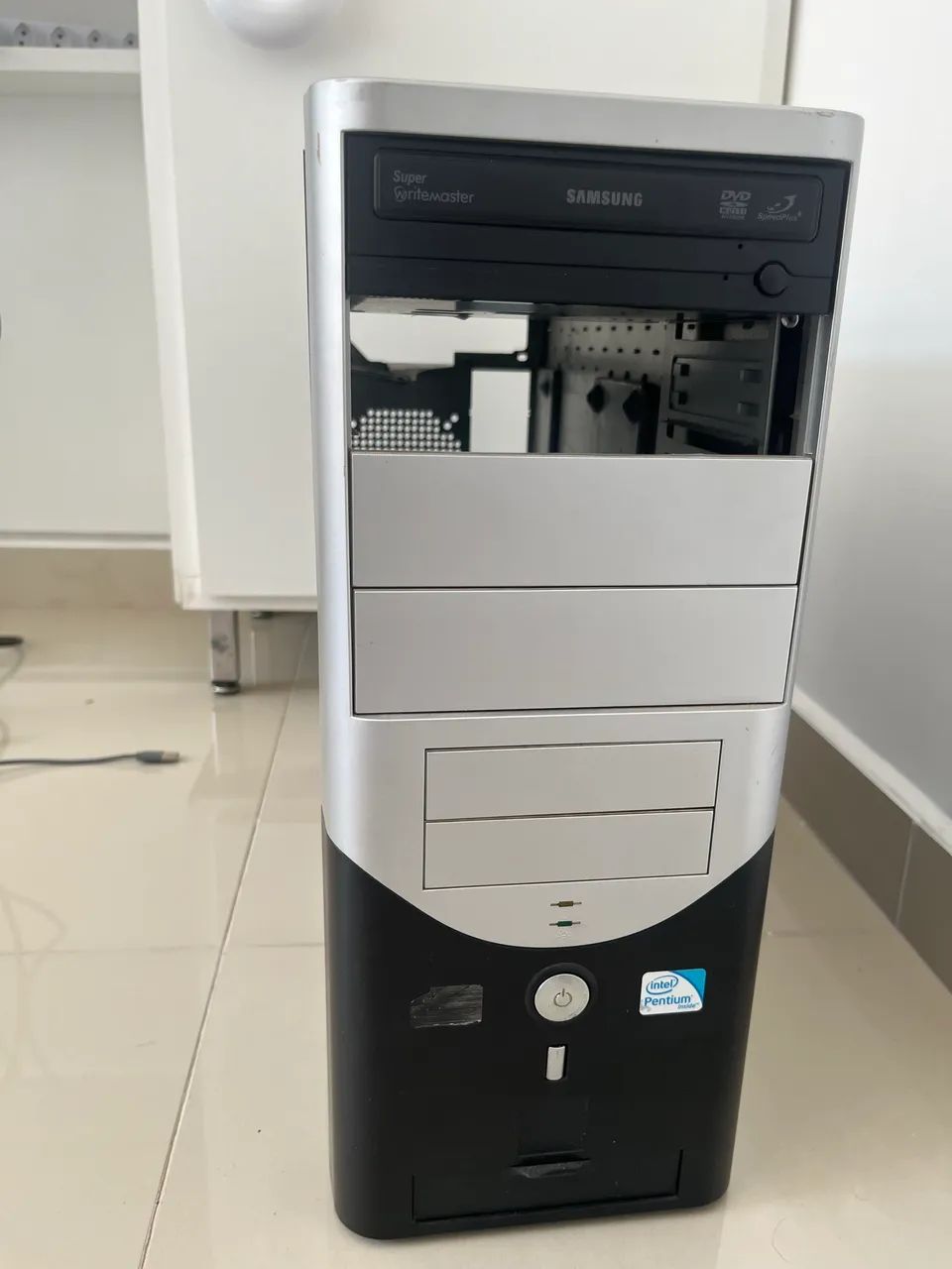 Gabinete com driver de disco