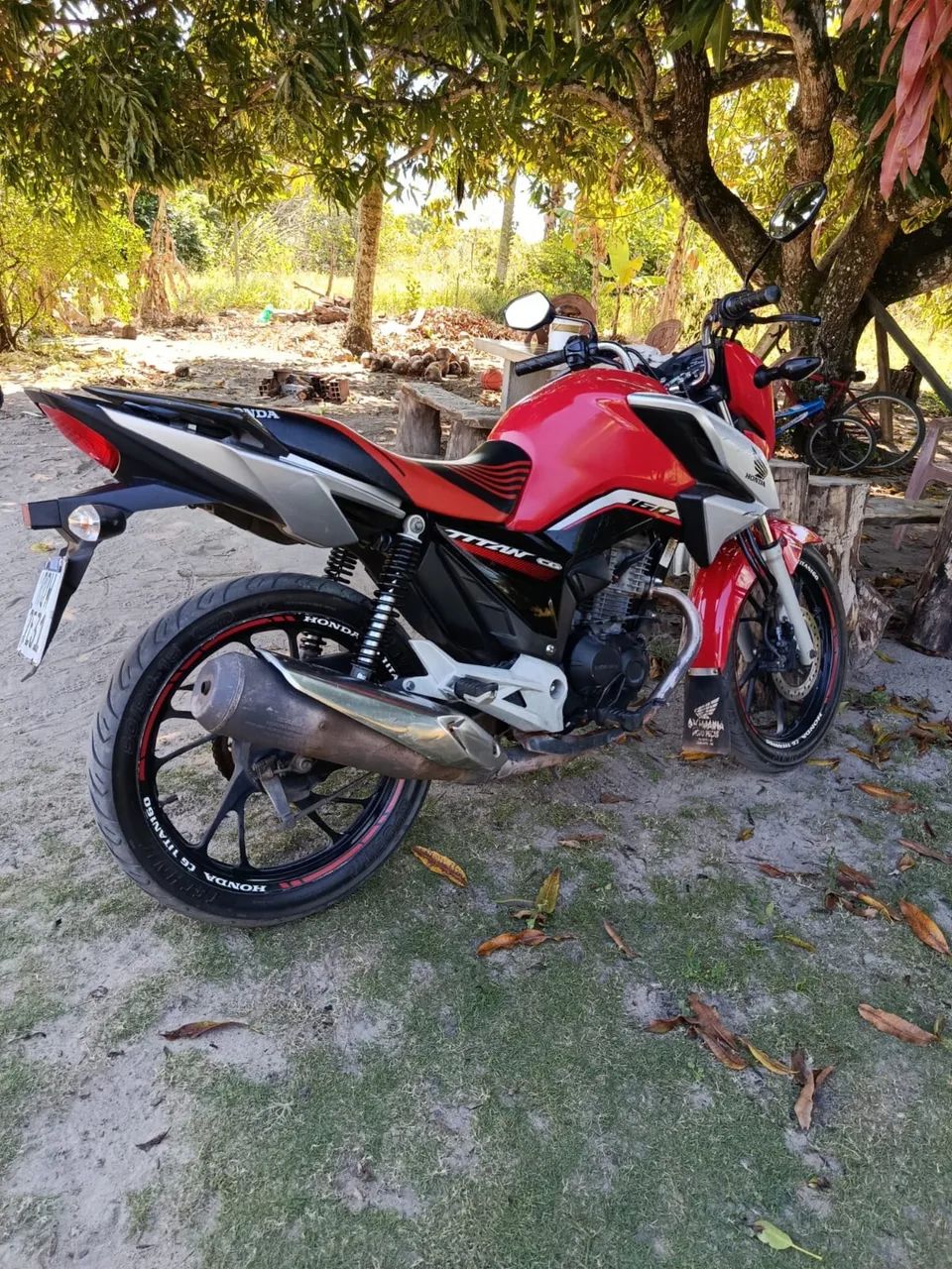 TITAN 160 